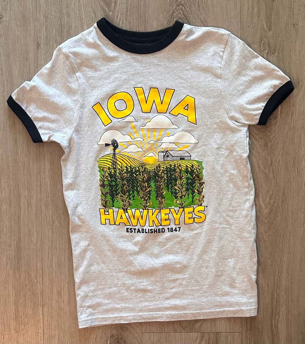 Uscape Iowa Hawkeyes Ringer T-Shirt Size Small